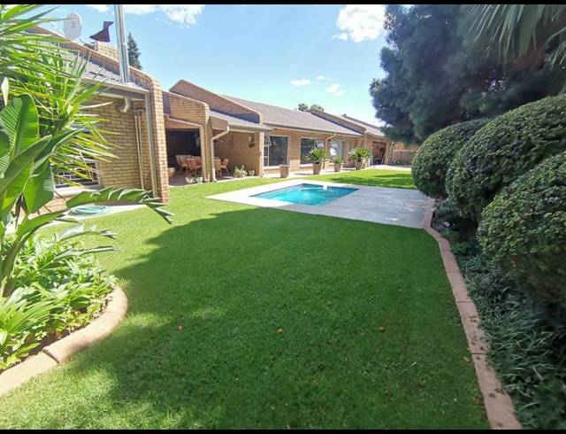 4 BEDROOM HOUSE FOR SALE IN VANDERBIJLPARK SE 3